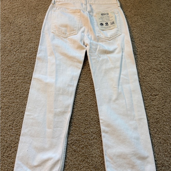 New with tags White Jeans - Picture 2 of 8